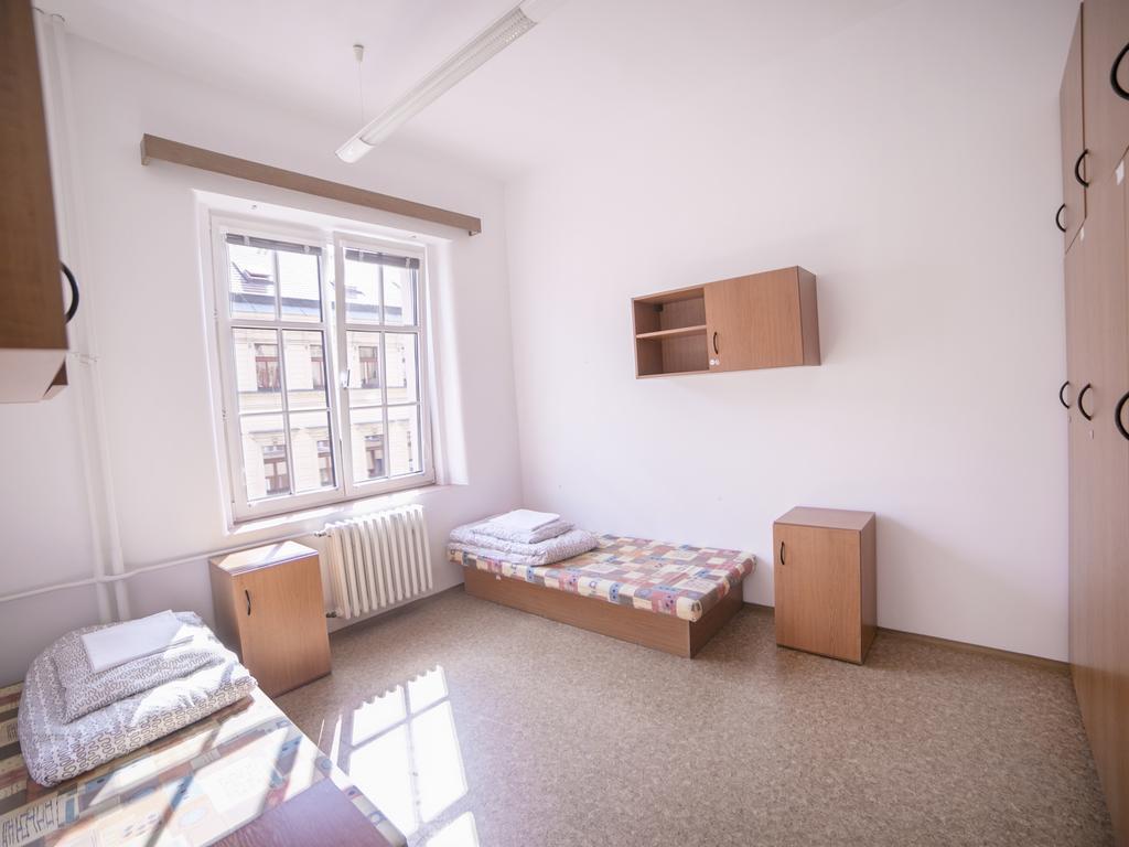 Dizzy Daisy Hostel Praga Habitación foto