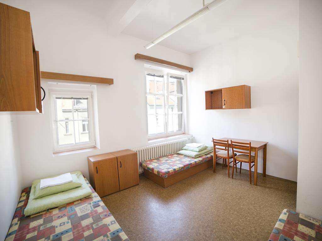 Dizzy Daisy Hostel Praga Habitación foto