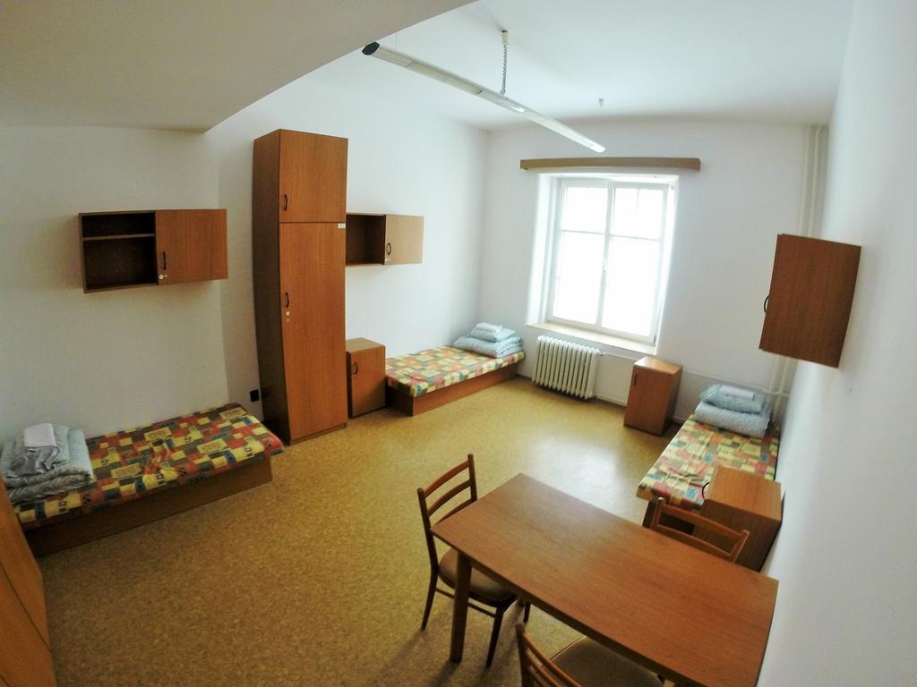 Dizzy Daisy Hostel Praga Habitación foto